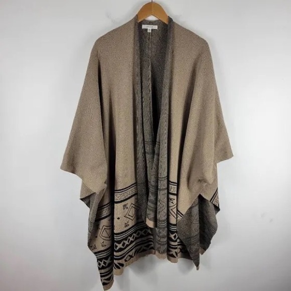 ActiveUSA tan and black Aztec cardigan S/M size women’s - Picture 2 of 3